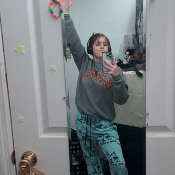 Meet your Posher, Josie - Picture 2 of 2